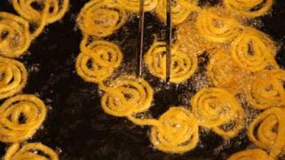 IPS officer says his wife doesn't let him eat jalebis, her response leaves Twitter in splits