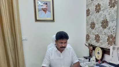 టైం టేబుల్ తో సిద్దంగా వుండండి...: పది, ఇంటర్ పరీక్షలపై అధికారులకు మంత్రి సురేష్ ఆదేశాలు