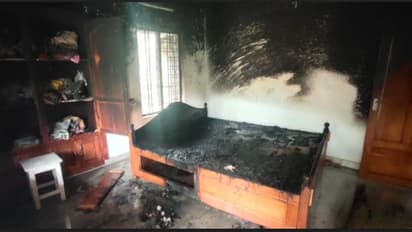 ഹരിപ്പാട് വീട്ടിലെ കിടപ്പുമുറിയിൽ തീപിടിത്തം; കട്ടിലും കിടക്കയും കത്തിനശിച്ചു