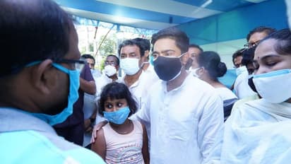 বজ্রপাতে মৃতদের পরিবারের পাশে অভিষেক, দিলেন সাহায্যের আশ্বাস