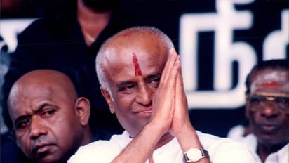 Rajinikanth, daughter Aishwarya Dhanush spotted outside USA's renowned Mayo Clinic; see pics