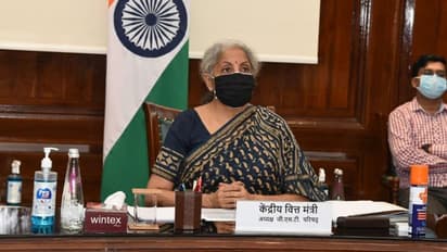 സാമ്പത്തിക പ്രതിസന്ധി:ചിലവ് ചുരുക്കൽ പ്രഖ്യാപിച്ച് കേന്ദ്രം;ജീവനക്കാരുടെ അലവൻസും പാരിതോഷികവും വെട്ടിക്കുറക്കും