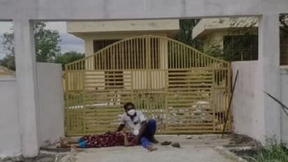 దారుణం : కరోనా మృతదేహాన్ని స్మశానంలోకి రానివ్వని గ్రామస్తులు.. చివరికి.. (వీడియో)