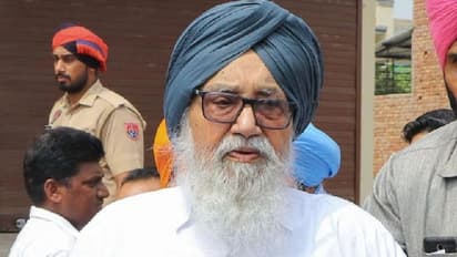 प्रकाश सिंह बादल को SIT ने भेजा समन, पूछताछ के लिए बुलाया..सियासी हलचल के बीच मुश्किल में पूर्व CM