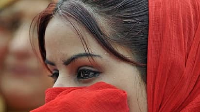 পরকীয়ায় পথের কাঁটা সন্তান, বিবাহ বহির্ভূত সম্পর্ক বাঁচাতে মায়ের হাতে খুন ছেলে