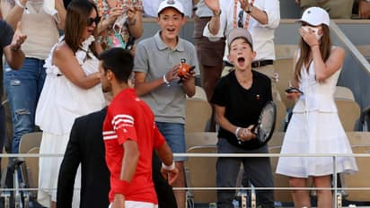ফরাসি ওপেন জয়ের পর জোকোভিচ যেন 'ভক্তের ভগবান', ক্ষুদে ভক্তদের করলেন স্বপ্নপূরণ