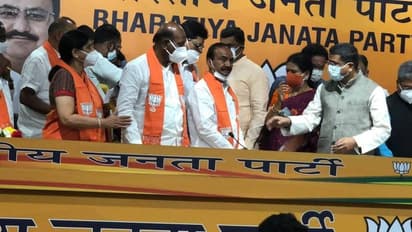 ഭൂമി കുംഭകോണ ആരോപണത്തെ തുടര്ന്ന് പുറത്താക്കപ്പെട്ട മുന് തെലങ്കാന മന്ത്രി ബിജെപിയില് ചേര്ന്നു