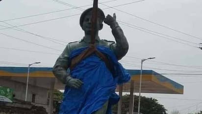 సూర్యాపేటలో కల్నల్ సంతోష్బాబు విగ్రహావిష్కరణ చేసిన మంత్రి కేటీఆర్