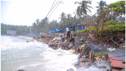 കനത്തമഴ: കോവളം ബീച്ചില് വന്നാശനഷ്ടം, നടപ്പാതയും സുരക്ഷാ ഭിത്തിയും തകര്ന്നു