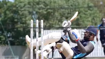 कवर ड्राइव लगाते हुए इस तरह धड़ाम से गिरे Virat Kohli, क्या फाइनल में मुश्किल पैदा कर सकती है शॉर्ट बॉल ?