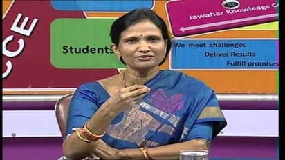 రిటైర్డ్ ఐఎఎస్ ఉదయలక్ష్మికి హైకోర్టు షాక్: నాన్బెయిలబుల్ వారంట్ జారీ