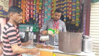 విషాదం : ఛాయ్ అమ్ముకుంటున్న కరాటే ప్రపంచ ఛాంపియన్.. !