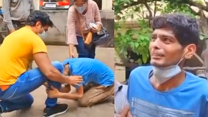 सोनू सूद ने की कैंसर मरीज की मदद, अपने चहेते एक्टर को सामने देख पैरों में गिरकर रोने लगा शख्स