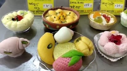 জামাইষষ্ঠীর বাজার ফাঁকা, লকডাউনে ক্রেতা নেই মিষ্টির দোকানে