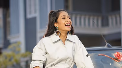 WATCH: Yuzvendra Chahal's wife Dhanashree Verma teases a beautiful Bollywood dance video