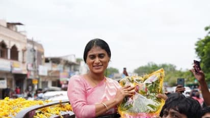 నర్సంపేటలో వైఎస్ఆర్‌టీపీ చీఫ్  వైఎస్  షర్మిల  అరెస్ట్