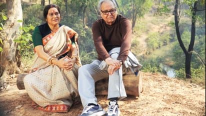 থমকে গেল মঞ্চে দাপানো সত্যজিতের 'বিমলা', শেষ থেকে শুরু'র আগেই তারাদের দেশে স্বাতীলেখা