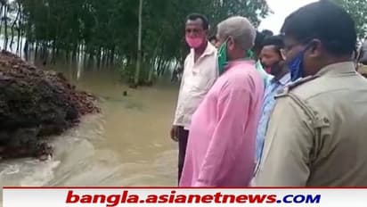 বৃষ্টি বিপর্যয়, জলের চাপে ভেঙে গেল পূর্ত দফতরের তৈরি রাস্তা, দেখুন
