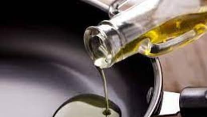 சமையல் எண்ணெய் மீதான சுங்கவரி நீக்கம்… திருப்தி அடைந்த இல்லத்தரசிகள்!!