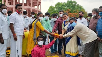 నగరిలో పాడుబడిన అమ్మవారి ఆలయాన్ని పునర్నిర్మించి ప్రారంభించిన రోజా (ఫోటోలు)