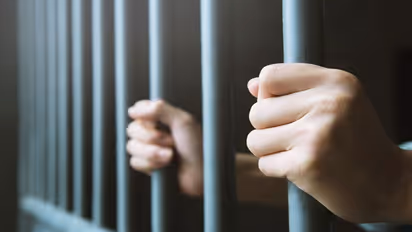 കണ്ണൂരിൽ മാധ്യമ പ്രവ‍ർത്തകനെയും ഭാര്യയെയും കെട്ടിയിട്ട് കവർച്ച നടത്തിയ കേസ്; ഒളിവിലായിരുന്ന പ്രതികൾ പിടിയിൽ