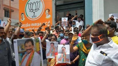 പു​തു​ച്ചേ​രി ബി​ജെ​പി​യി​ലെ തര്‍ക്കങ്ങൾ പരസ്യ പ്രതിഷേധത്തിലേക്ക്