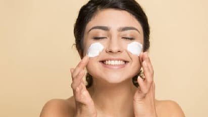 വരണ്ട ചര്‍മ്മമാണോ? പരീക്ഷിക്കാം ഈ നാല് ഫേസ് പാക്കുകള്‍...