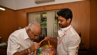 ಸಿಎಂ ನಿವಾಸಕ್ಕೆ ವಿನಯ್ ಗುರೂಜಿ ಭೇಟಿ, ಬಿಎಸ್‌ವೈ ಮುಂದೆ ಮಹತ್ವದ ಬೇಡಿಕೆ