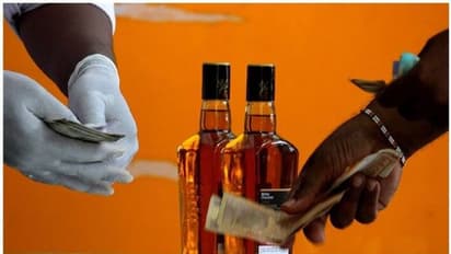 മുണ്ടക്കയത്ത് ബീവറേജ് ഔട്ട്ലറ്റിൽ നിന്ന് വിദേശമദ്യം കടത്തിയ സംഭവം, ജീവനക്കാർക്കെതിരെ നടപടി