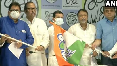 উত্তরবঙ্গে গেরুয়া শিবিরে ভাঙন, মুকুল রায়ের উপস্থিতিতে বিজেপি ছেড়ে তৃণমূলে গঙ্গপ্রসাদ শর্মারা