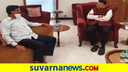 ದೇವೇಂದ್ರ ಫಡ್ನವೀಸ್ ನನ್ನ ಗಾಡ್ಫಾದರ್: ಜಾರಕಿಹೊಳಿ!