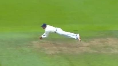 തകര്പ്പന് ക്യാപ്റ്റന്സി, ഗില്ലിന്റെ വിസ്മയിപ്പിക്കുന്ന ക്യാച്ച്; ടെയ്ലര് പുറത്തായ പന്ത് കാണാം