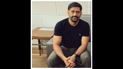 MS Dhoni's Twitter account becomes unverified, loses blue tick