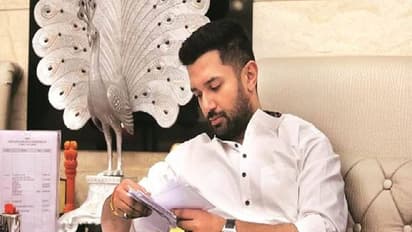 चिराग की चिट्ठी: 'चाचा ने नीतीश के साथ मिल रात के अंधेरे में खंजर घोंपा', इन्होंने पापा को भी नहीं छोड़ा