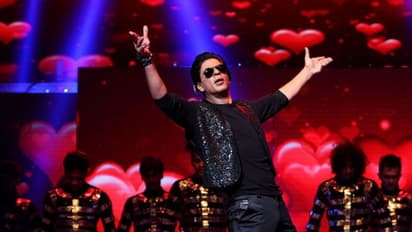 ত্রিশ বছরের সফর, জীবনে অর্ধেকের বেশি কেবল বিনোদনেই কেটেছে, ভক্তদের কী বললেন কিং খান