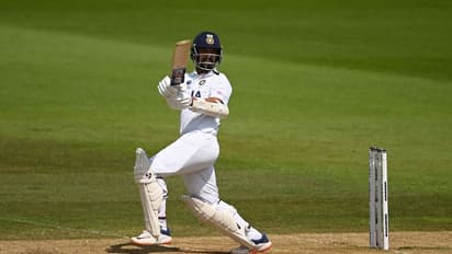 இந்திய அணியில் இடத்தை இழந்த வெறியில் ஆடி இரட்டை சதமடித்த ரஹானே.. ஹைதராபாத்தை வீழ்த்தி மும்பை இன்னிங்ஸ் வெற்றி