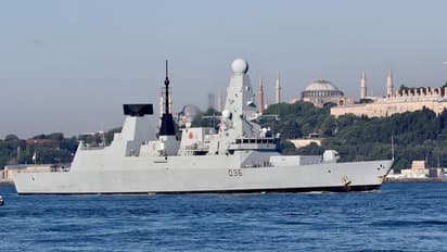 रूस की सीमा में घुसा ब्रिटेन का जहाज, रूसी जेट ने रॉयल नेवी डिस्टोयर पर बरसाए बम