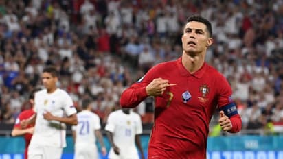 ক্রিশ্চিয়ানো রোনাল্ডোর এমন ১০ বিশ্ব রেকর্ড, যা ভাঙা কঠিন অ্যান্যদের পক্ষে