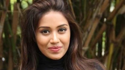 ఆహారంలో బొద్దింక, స్విగ్గీపై మండిపడ్డ నివేదా