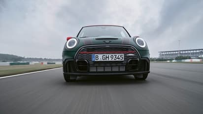 ಭಾರತದಲ್ಲಿ MINI 3 ಡೋರ್, ಕನ್ವರ್ಟಿಬಲ್, ಜಾನ್ ಕೂಪರ್ ಕಾರು ಬಿಡುಗಡೆ