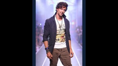 সুপারস্টারের পতন, ঘুরে দাঁড়ানোর মনোবল যখন হারাতে বসে, তখনই কামব্যাকে বাজিমাত হৃত্বিকের