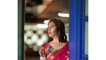 கன்னக்குழி அழகி சிருஷ்டி டாங்கேவா இது?... மெல்லிய புடவையில் சும்மா சிக்கென சொக்க வைக்கும் போட்டோஸ்...!