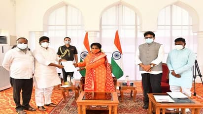 మరియమ్మ లాకప్ డెత్ పై గవర్నర్ ను కలిసిన తెలంగాణ కాంగ్రెస్ నేతలు..