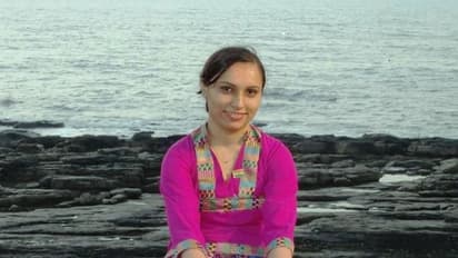 കൊടും പീഡനങ്ങളുടെ 15-ാം നാള് ഭര്ത്താവുപേക്ഷിച്ചു; തളരാതെ പൊരുതിയ അവളിപ്പോള് ഐ എ എസുകാരി!