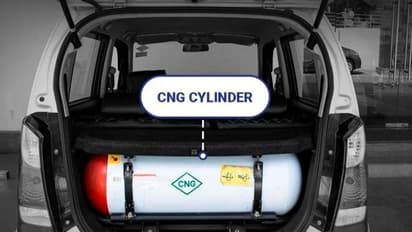 పెట్రోల్ దెబ్బకి దిగోస్తున్న కార్ల ధరలు.. బంపర్ డిస్కౌంట్లతో పాటు ఎక్స్ఛేంజ్ బోనస్ మరెన్నో..