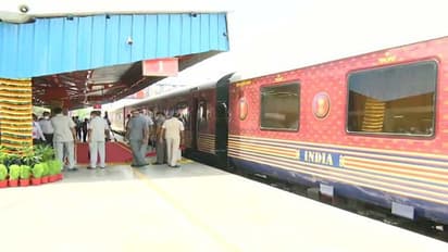 పీకలదాకా తాగి నిద్రపోయిన స్టేషన్ మాస్టర్.. రైల్వే సేవలకు అంతరాయం..!