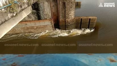 തോട്ടപ്പള്ളി സ്പിൽവേയുടെ ഏഴാം നമ്പർ ഷട്ടർ തകർന്നു; കൃഷി നാശം ഭയന്ന് കർഷകർ