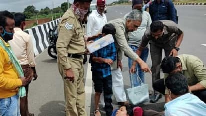 ಅಪಘಾತದಲ್ಲಿ ಗಾಯಗೊಂಡವರನ್ನು ಉಪಚರಿಸಿ ಮಾನವೀಯತೆ ಮೆರೆದ ಹೊರಟ್ಟಿ