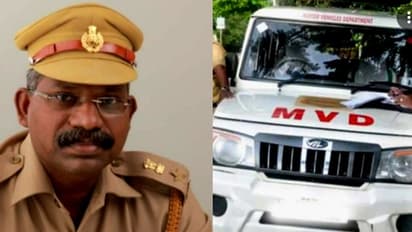 "സാറേ, സാധനം കയ്യിലുണ്ട്..രണ്ടെണ്ണം അടിച്ചാലോ..?"പൂസായ ബൈക്ക് യാത്രികനെ ആര്ടിഒ ഓര്ക്കുന്നു!