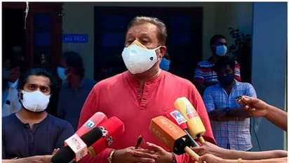 'സ്ത്രീധനത്തിനെതിരെ സംവിധാനം വേണം, പ്രധാനമന്ത്രിയെ കണ്ട് കാര്യം ധരിപ്പിക്കും'; വിസ്മയയുടെ വീട്ടിൽ സുരേഷ്ഗോപി